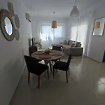 Marina Gardens Apartment *